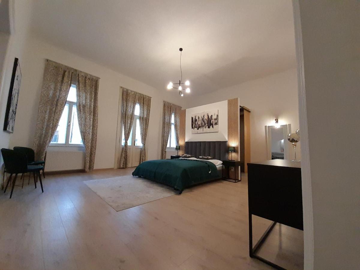 Entrez Apartment 3 - Historical Centre Кошице Экстерьер фото