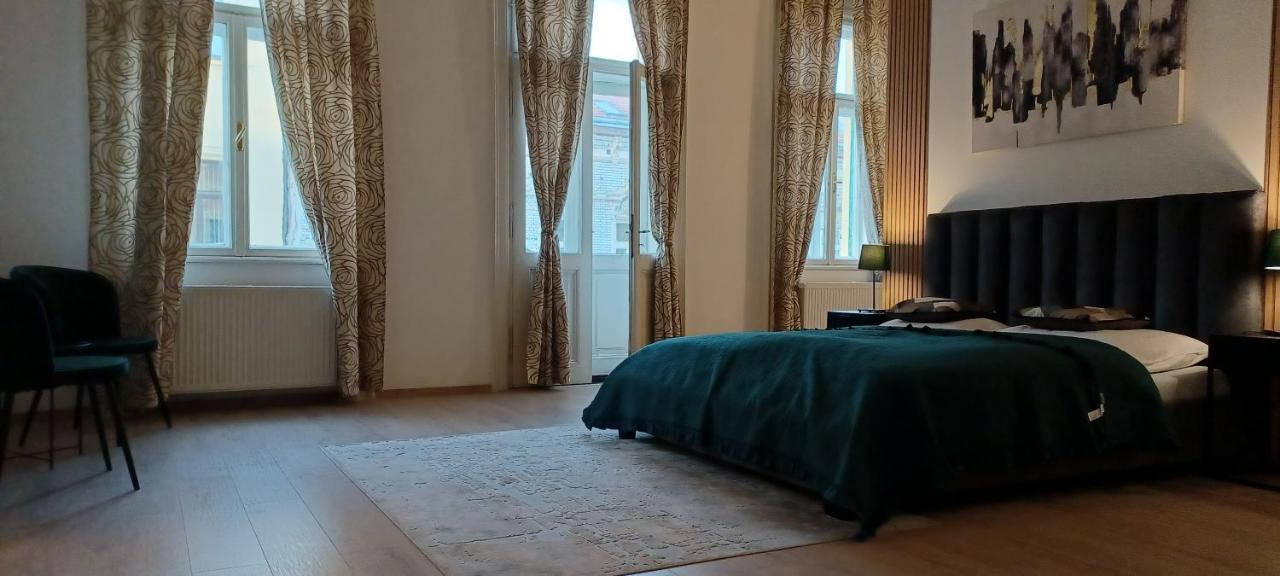 Entrez Apartment 3 - Historical Centre Кошице Экстерьер фото