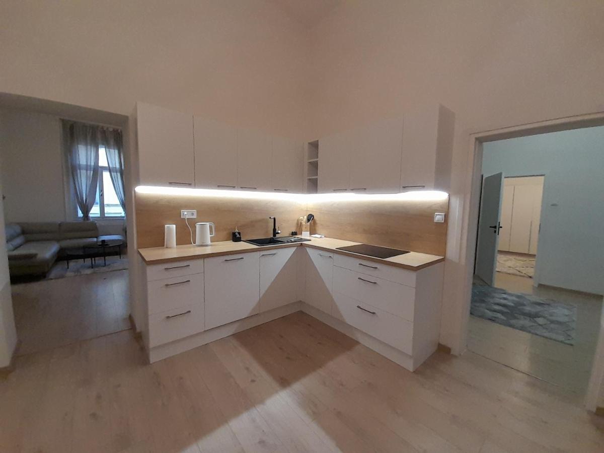 Entrez Apartment 3 - Historical Centre Кошице Экстерьер фото