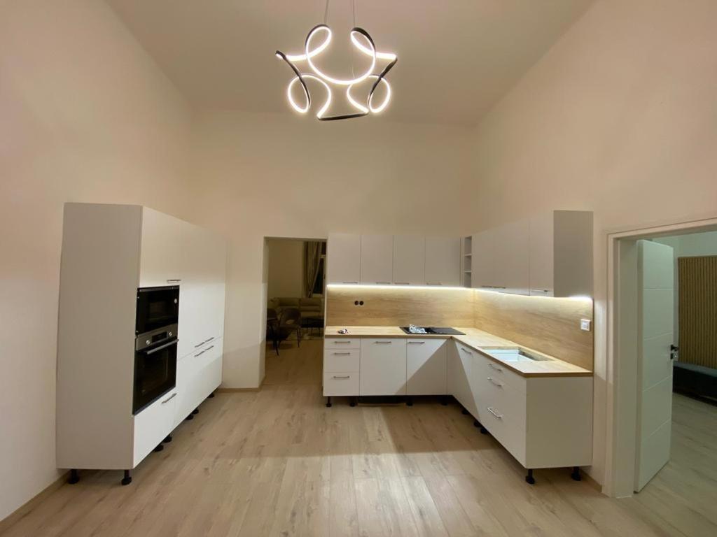 Entrez Apartment 3 - Historical Centre Кошице Экстерьер фото
