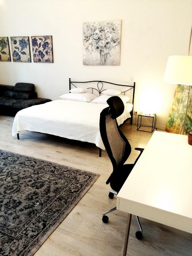 Entrez Apartment 3 - Historical Centre Кошице Экстерьер фото