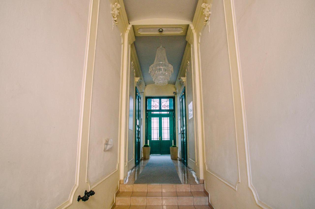 Entrez Apartment 3 - Historical Centre Кошице Экстерьер фото